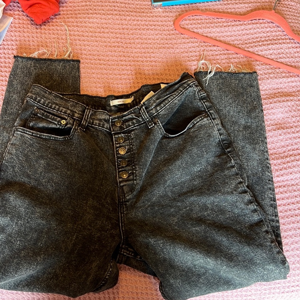Levi stretch mom jean